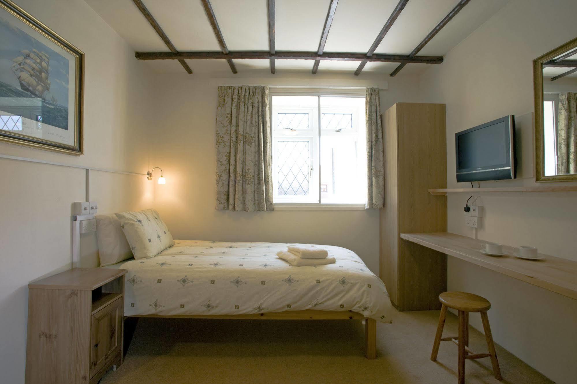Oakwood Bed And Breakfast Heathrow Hillingdon Zewnętrze zdjęcie
